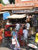 Street scene in the Pink City