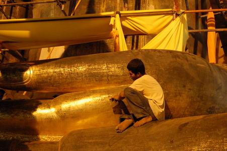 Cleaning Thailands biggest Buddha!