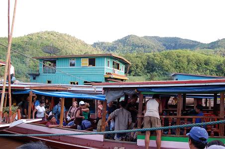 Unloading in the Frontier town of Pak Beng