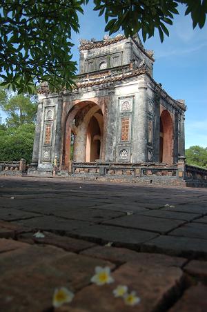 Artistic photo at the tomb site