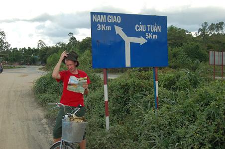 Which way to Hue? Lost, and the Chiang Mai map, or silly hat, don't help either...