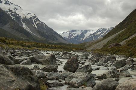 Mount Cook is somewhere in the cloud