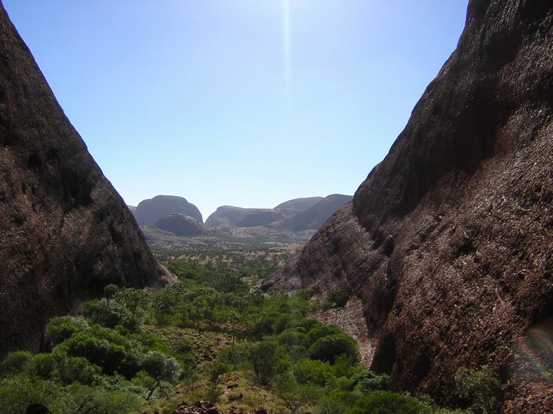 Valley_of_the_winds_Olgas.JPG