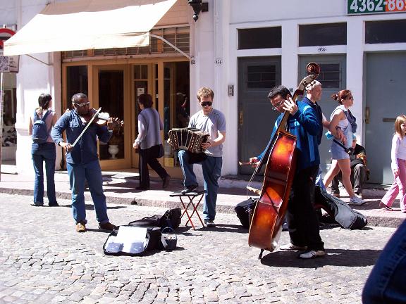 San Telmo street performance