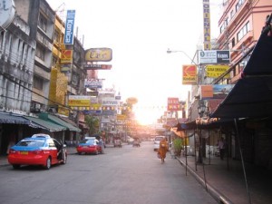 sunrise on the ever famous Khao San Road, complete with monk...we woke up early ;)