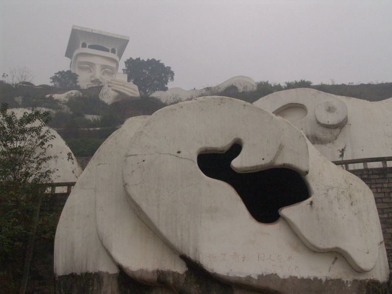 DSC03396_FengduGhostCity_ButNooneGoesHere.JPG