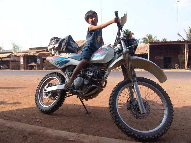 DSC07255_ImABigBigBoyOnABigBigBike.JPG