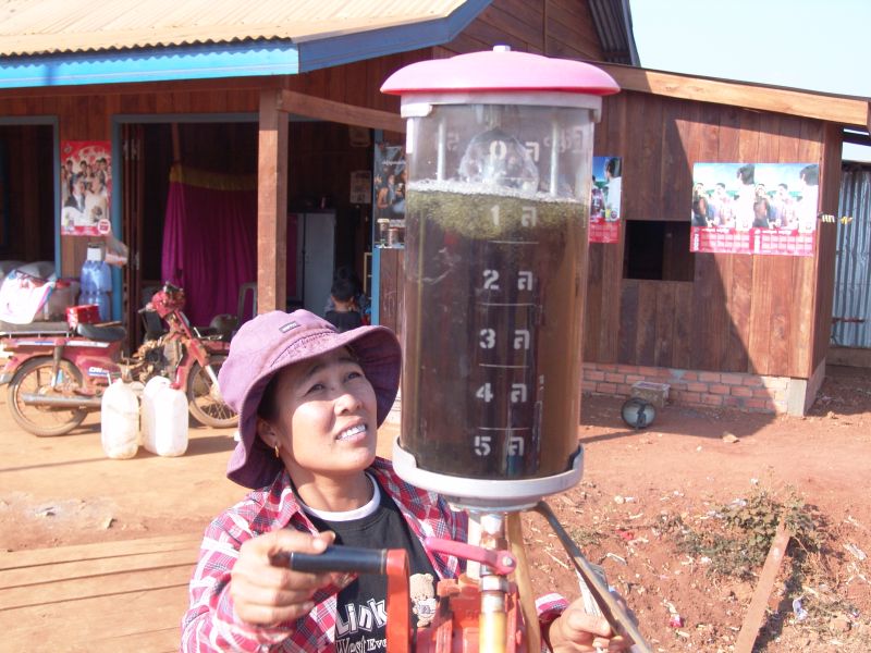 DSC07491_LocalGasStation.JPG