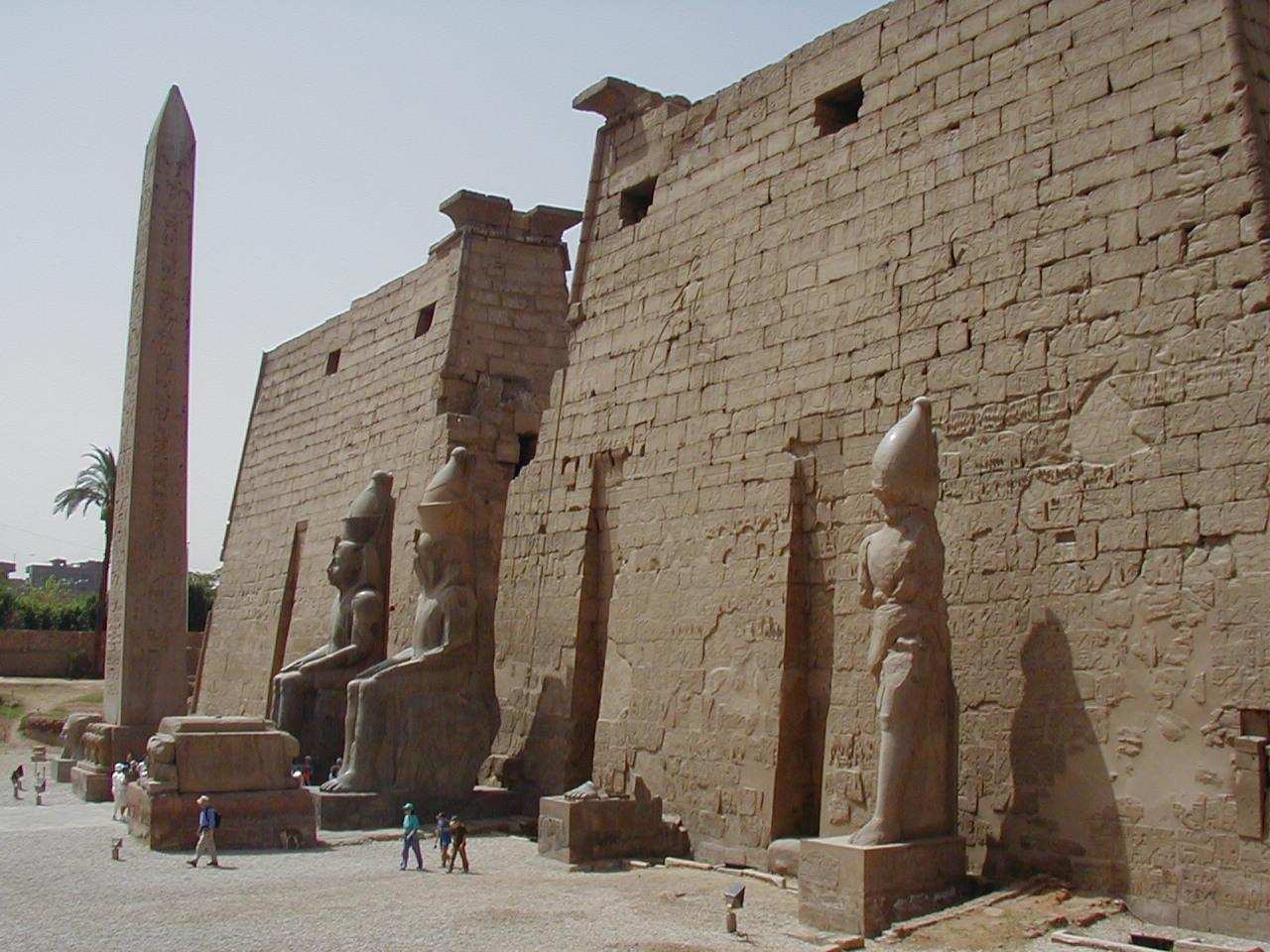 Luxorazo.jpg