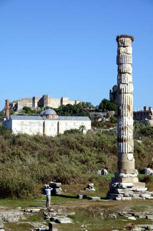 Artemis column