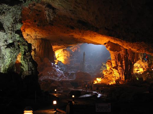 halongcave.jpg