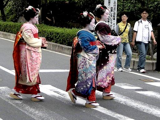 geishas.jpg