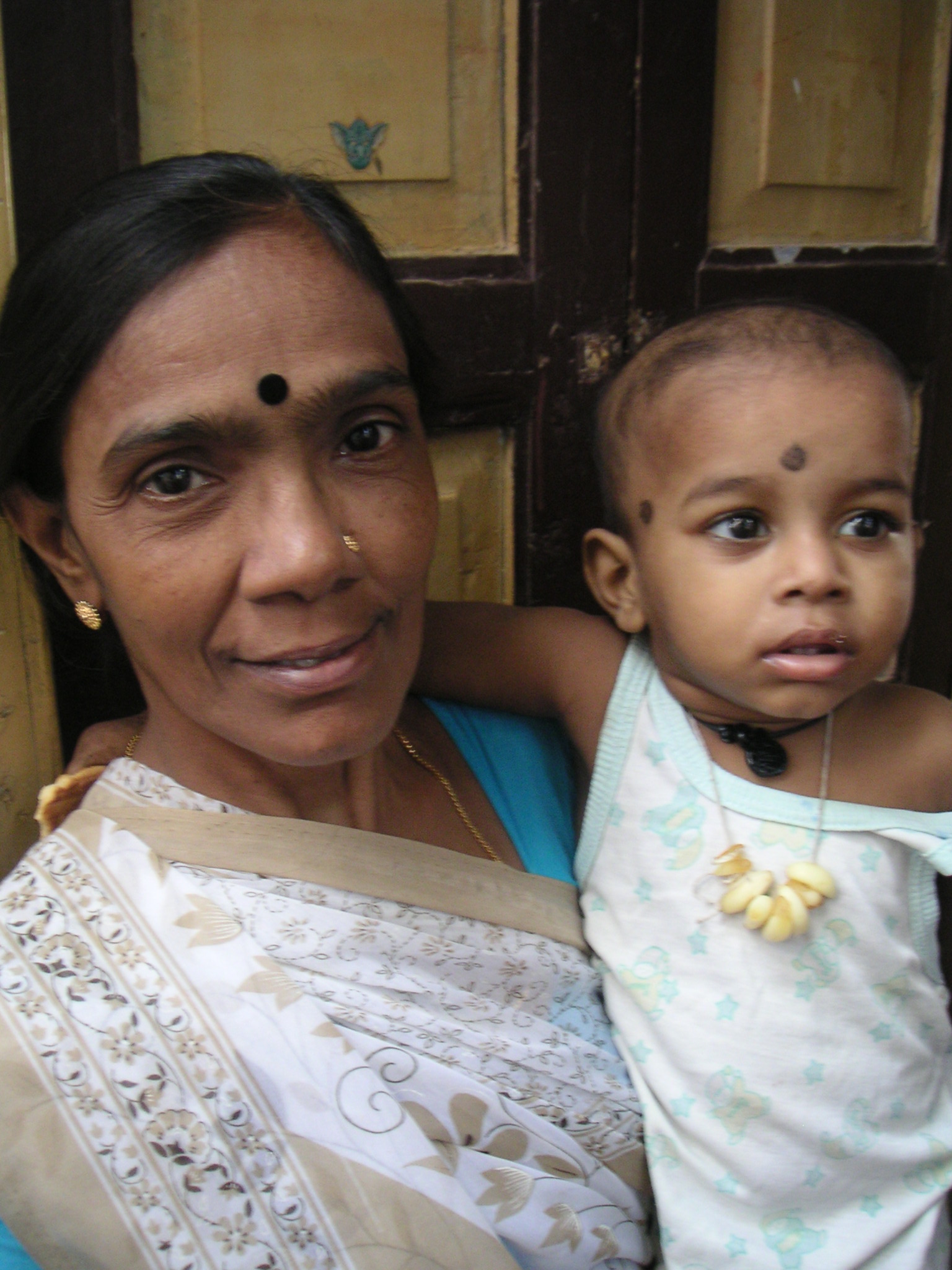 Walkeshwar Mom and Baby.jpg