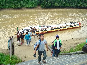 Boot bei der Ankunft in Belaga