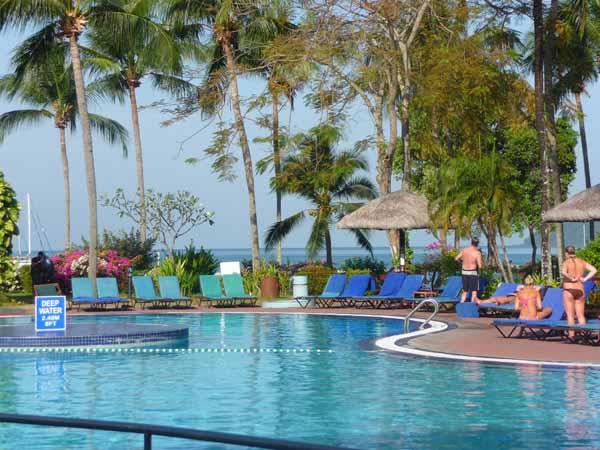 holiday-villa-pool-ocean.jpg