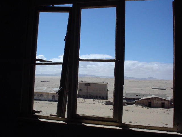 DSC00463ghosttownwindowD.JPG