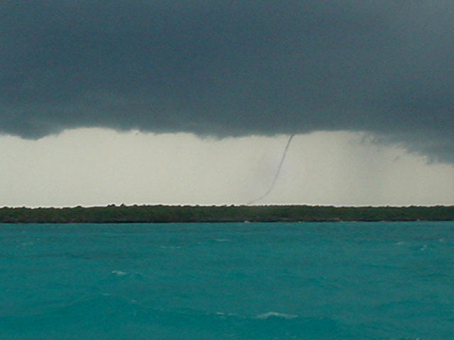 DSC02408tornadoXD.JPG