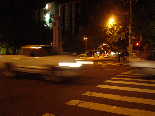 DSC04805nightstreetD.JPG