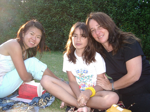 With Carmen, Raquel's daughter and Fernanda, Raquel's friend