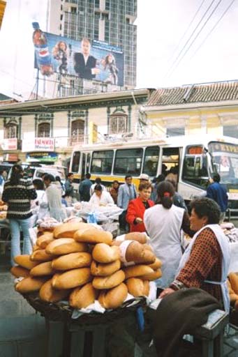 No 'paz' (peace) in La Paz due to constant shouts from street vendors and 'micros'-guys