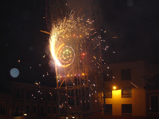 Swirling fireworks!! [by IE]